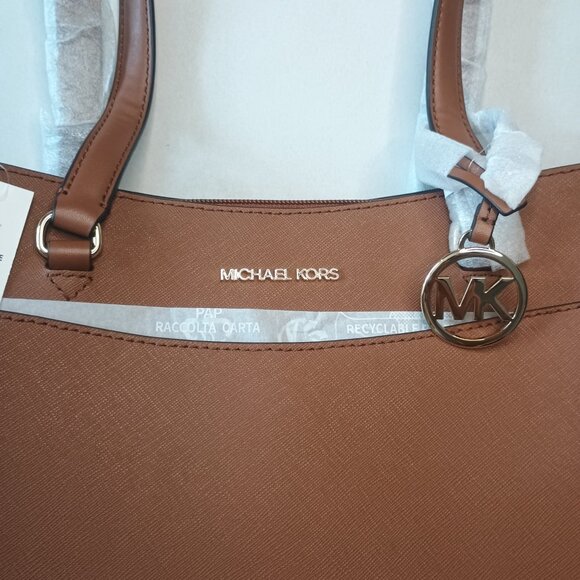 Micheal Kors Saffiano Leather Jet Set Travel tote - Picture 9 of 15